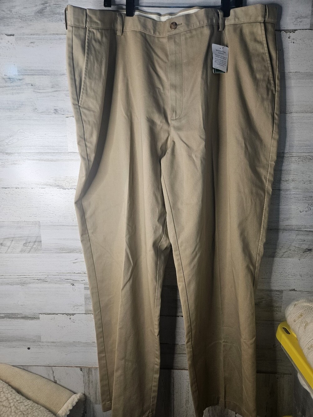 NEW L.L.Bean Mens Pleated Khaki Pants 46x34 Dark Khaki Outdoor Business Casual
